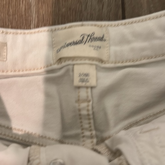 NWOT Universal Thread khaki/cream skinny denim pants size 26 - Picture 2 of 3
